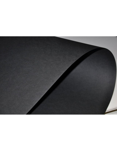 Papel y cartulina negra